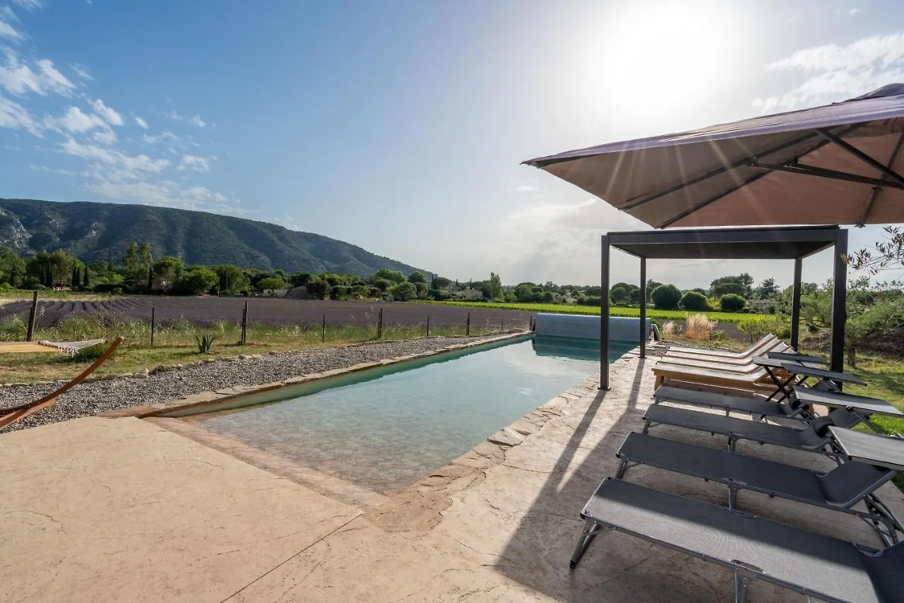 Domaine Mas Cote Cour Villa Maubec  0*, Maubec (Vaucluse) France
